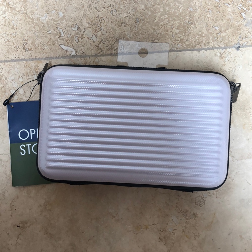 HARD CASE TRAVEL BAG